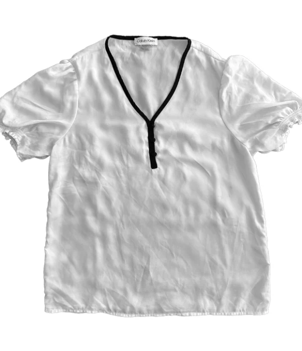 BLUSA-BLANCA-CON-BORDE copia Blusa Calvin Klein Blanca con Negro en Contraste - Talla XS