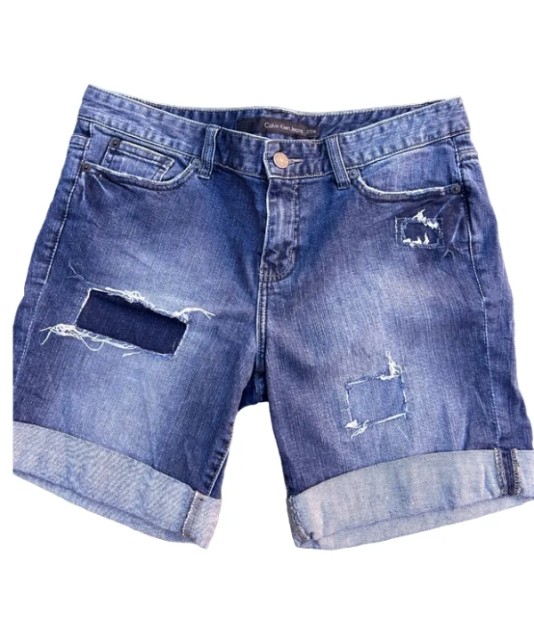 Short Calvin Klein con Parches - Talla S (27/4)